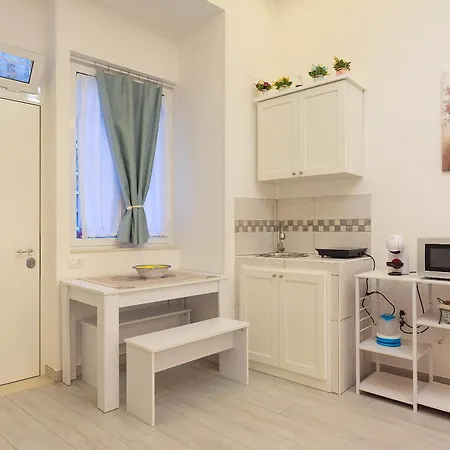 Apartamento House Benedetta Centro Di Nápoles
