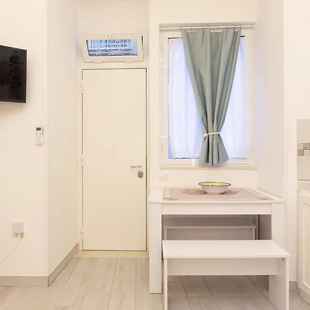 House Benedetta Centro Di 那不勒斯